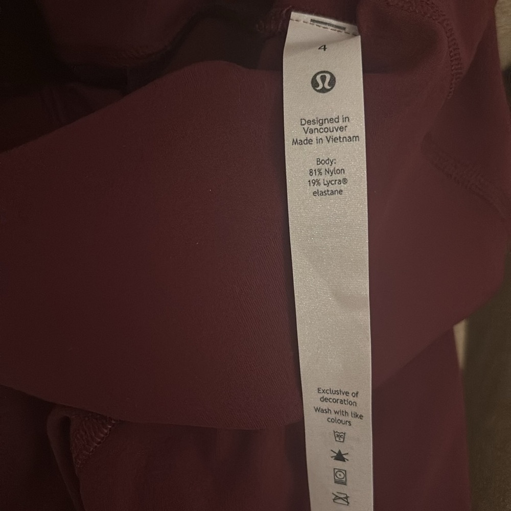 Lululemon leggings size 4 - Picture 4 of 5